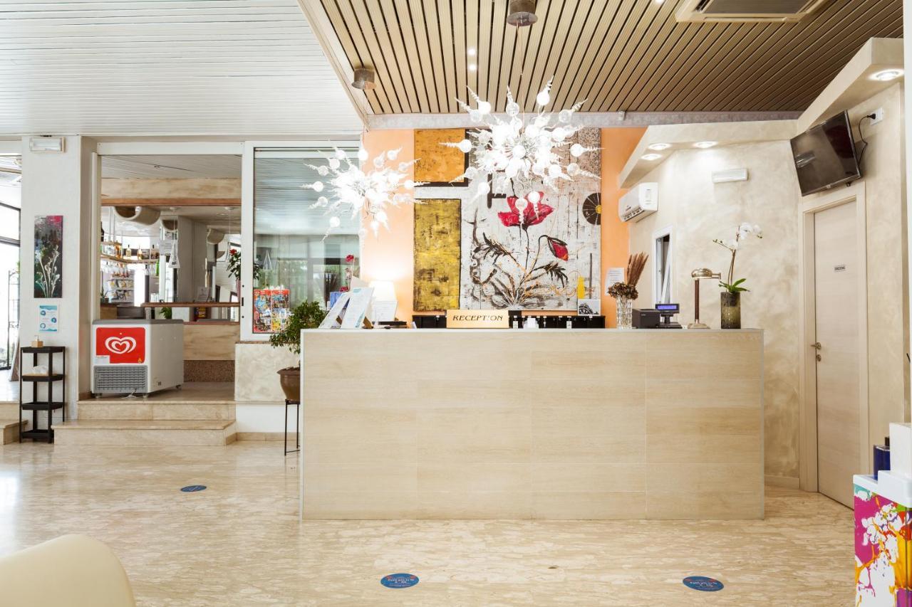 Hotel Al Nuovo Porto Bellaria-Igea Marina Buitenkant foto
