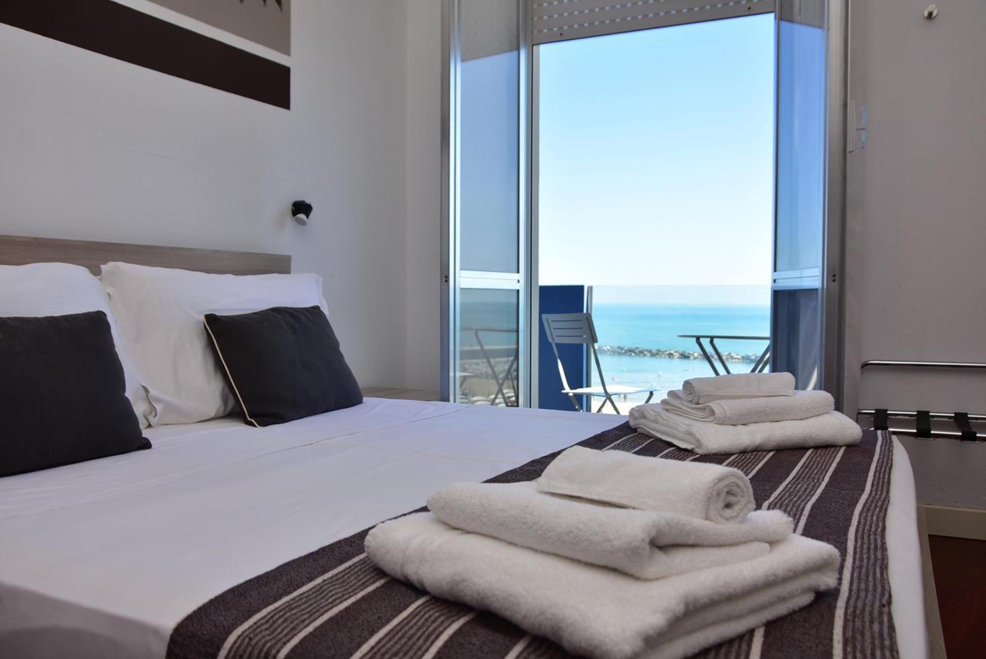 Hotel Al Nuovo Porto Bellaria-Igea Marina Buitenkant foto